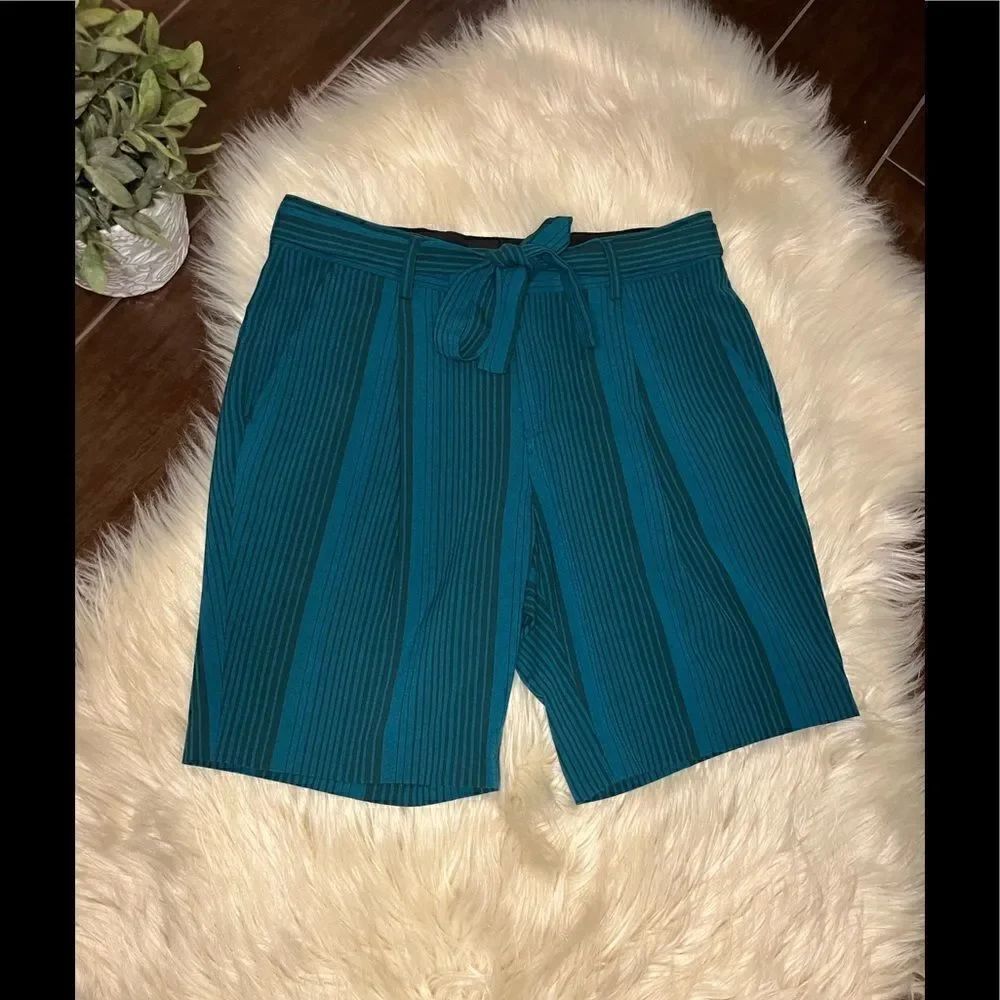 ASOS teal pinstriped paperbag waist shorts sz 30(10)